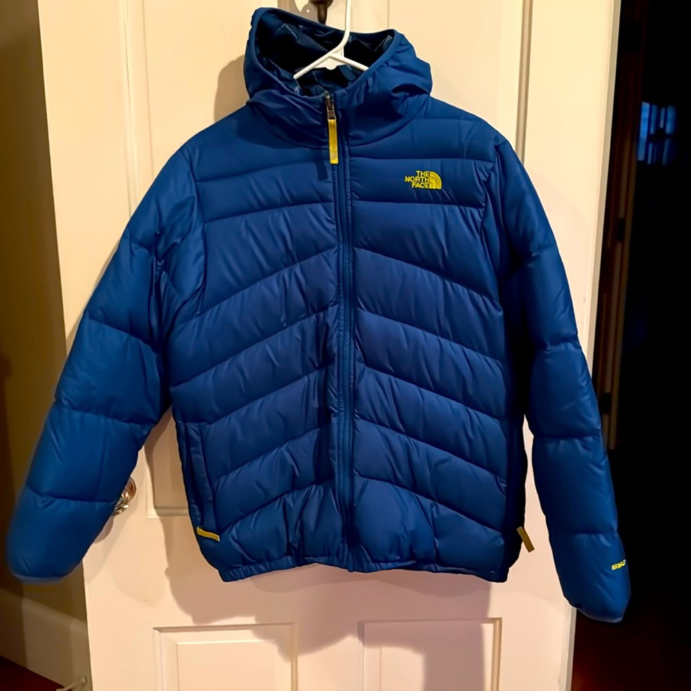 North face down hooded jacket reversible to an awesome plaid unisex size S